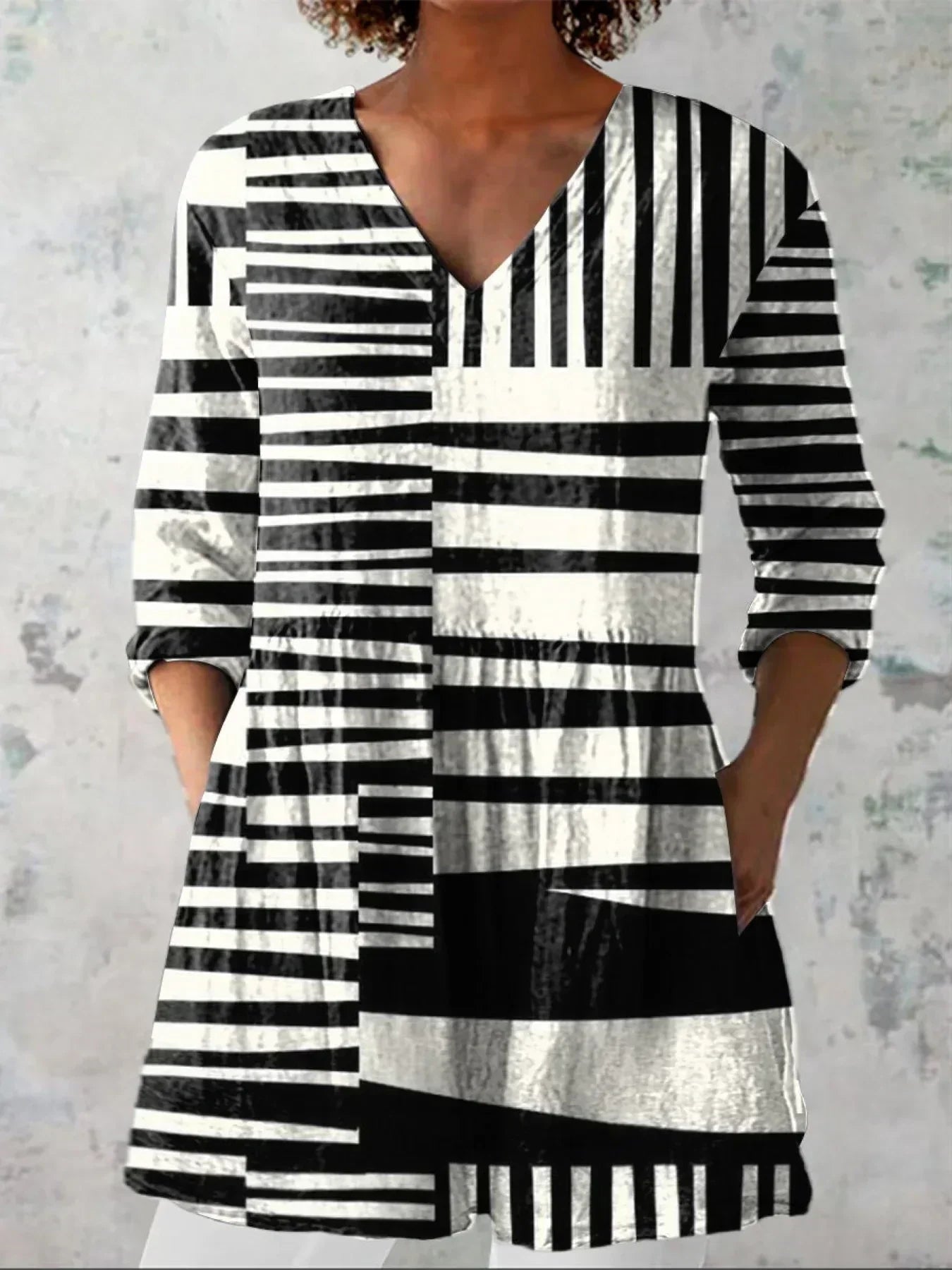 Bríd | Abstract Stripe V-Neck Shirt