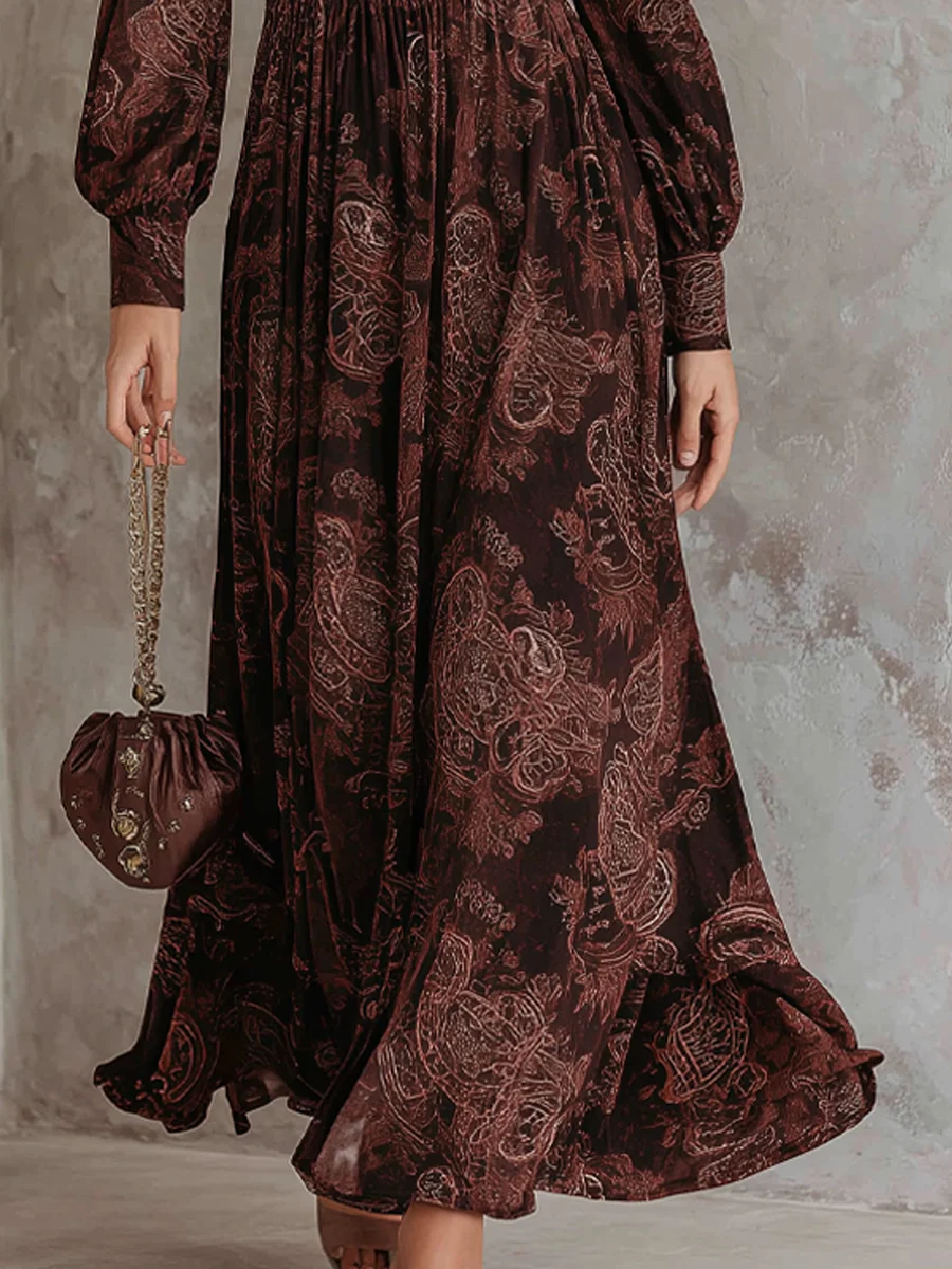 Éabha | Maxi dress with paisley print and a fitted waist