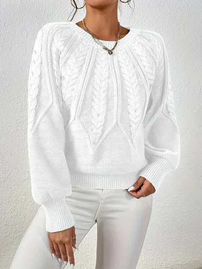 Nora – Knitted jumper with a cable pattern