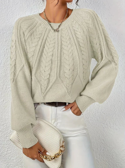 Nora – Knitted jumper with a cable pattern