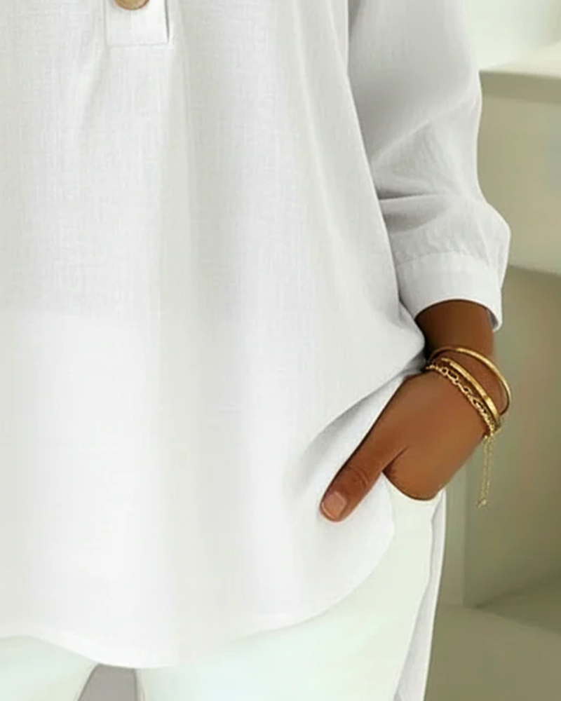 Noa – Blouse with button fastening and V-neck