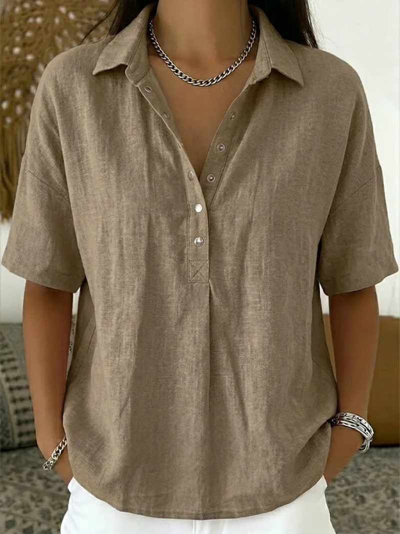 Tessa – Blouse with a collar and button detail