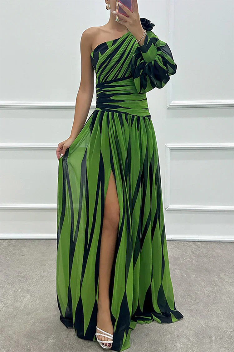 Lílí | One-Shoulder Striped Maxi Dress