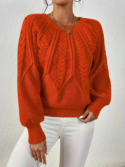 Nora – Knitted jumper with a cable pattern