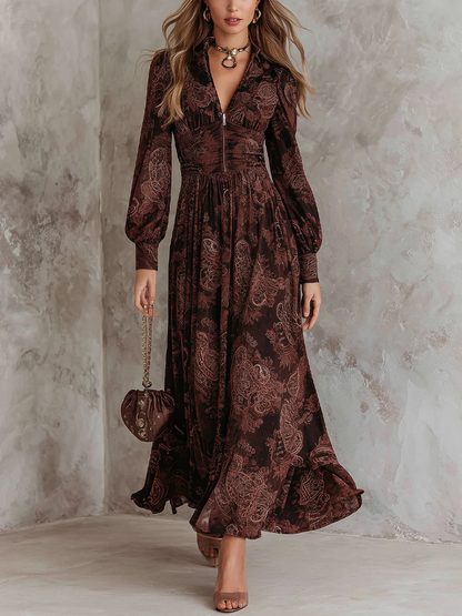 Éabha | Maxi dress with paisley print and a fitted waist