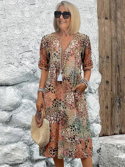 Eva – Dress with a V-neckline